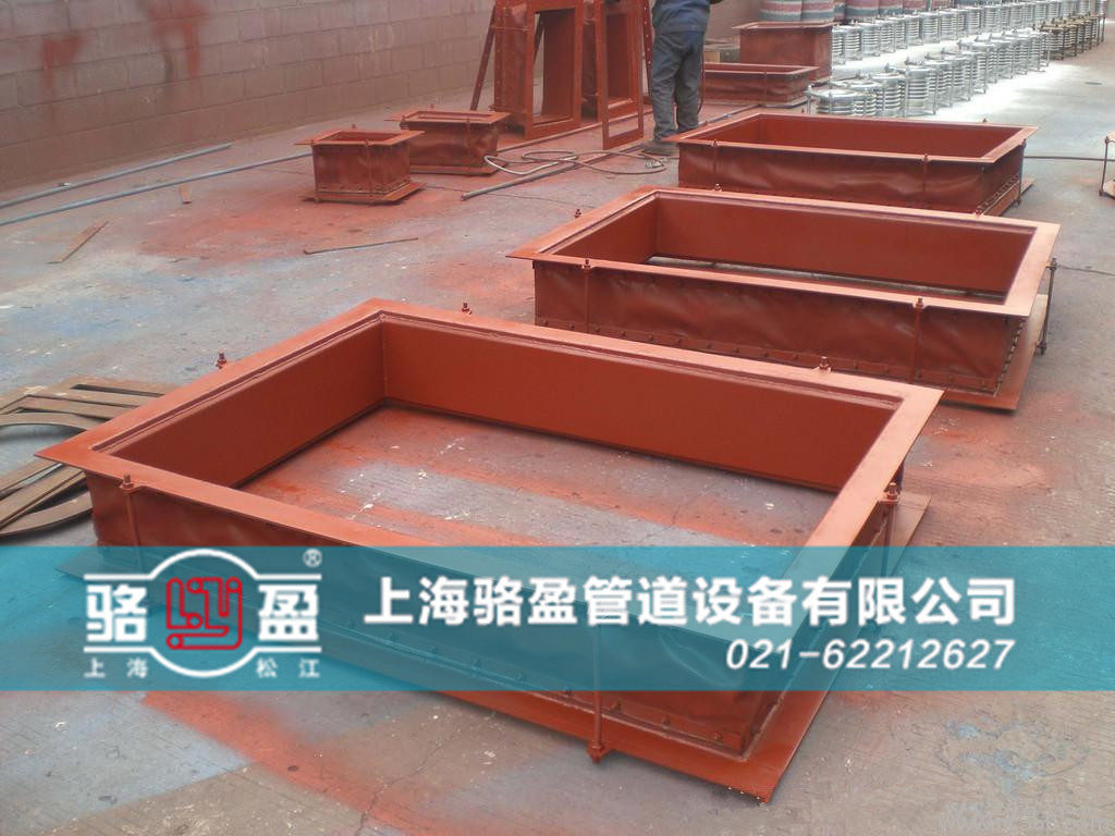 香港機(jī)場(chǎng)矩形非金屬<a href=http://www.generaljoint.com target=_blank class=infotextkey>補(bǔ)償器</a>噴涂環(huán)節(jié)